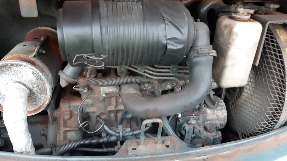 Hitachi ZX 30 2007  digger - Image 3