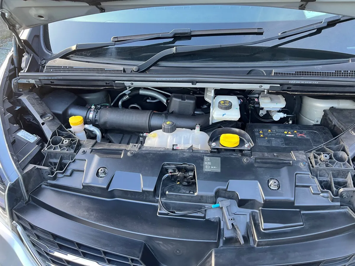 Renault Trafic 2021 - Image 2