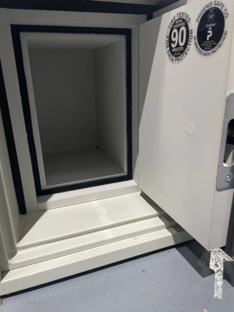 Fire proof Safe data store - Image 4