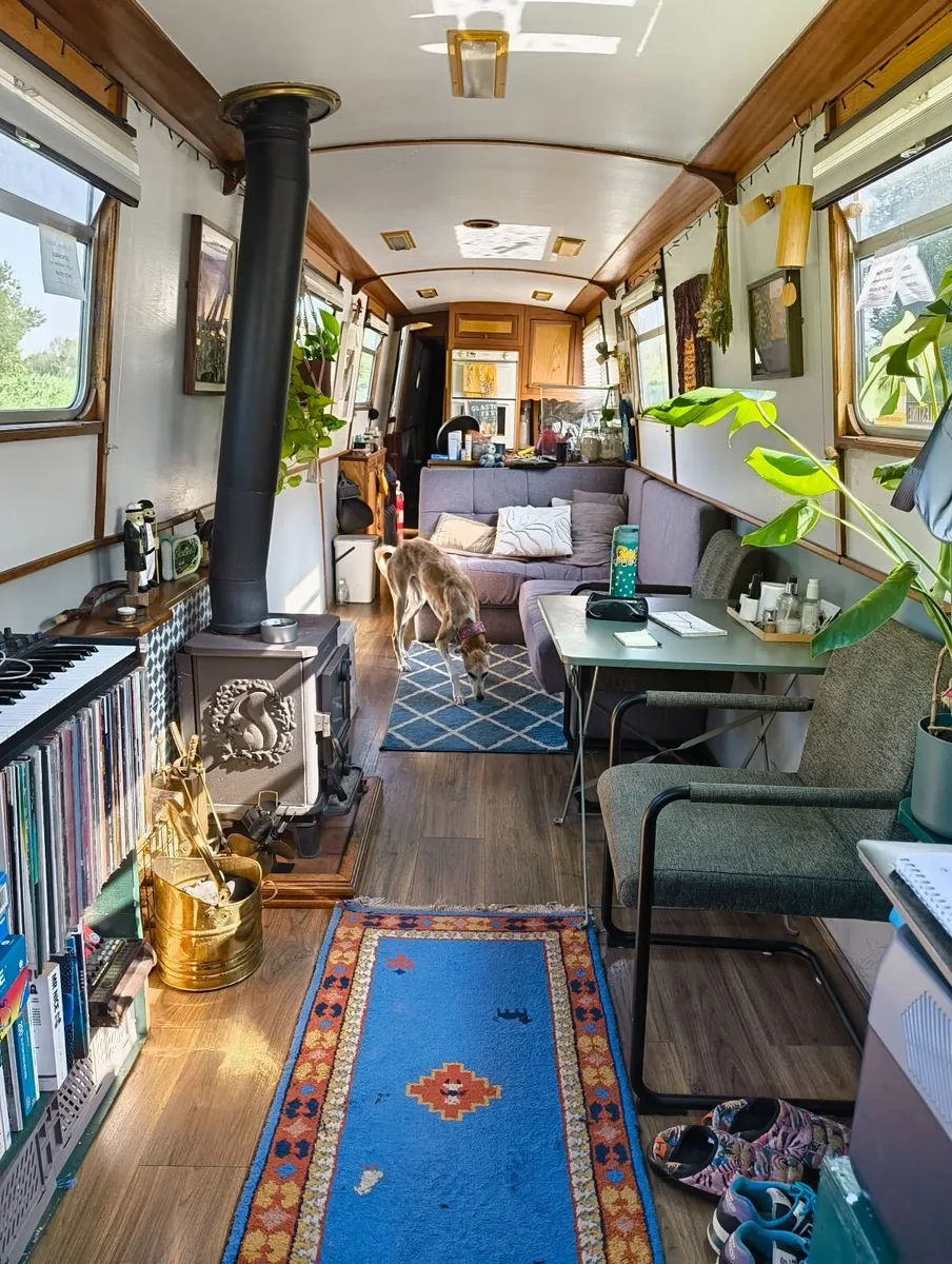 57" Liveaboard Narrow Boat Barge - Image 2