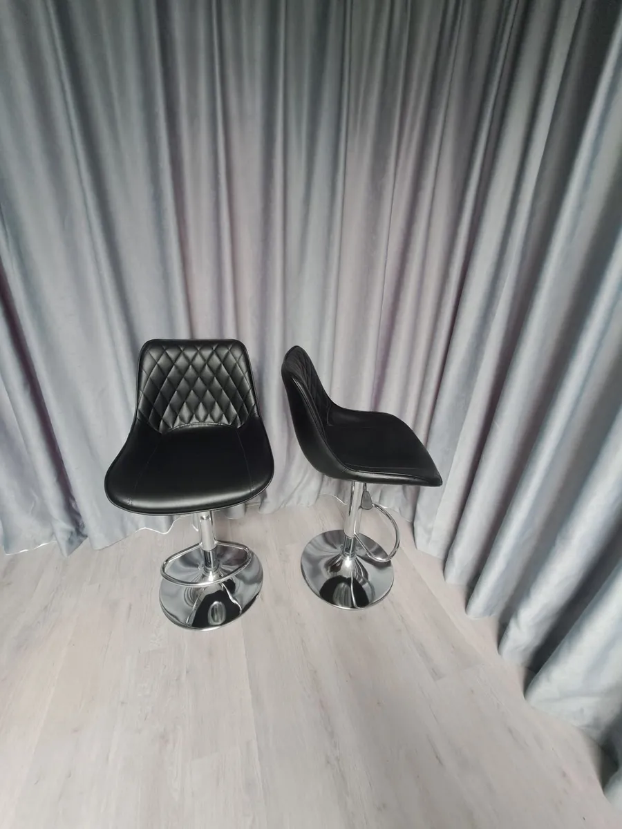 Bar stools - Image 2