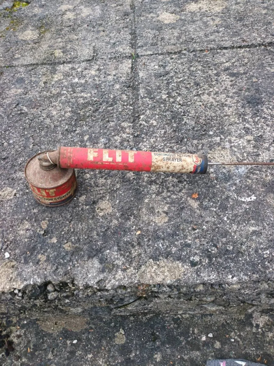 Esso Flit Sprayer - Image 3