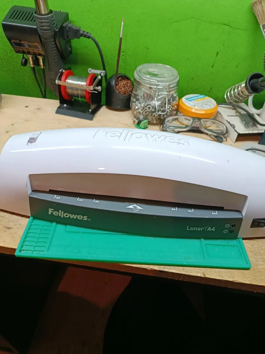 Fellowes Lunar A4 - Image 1