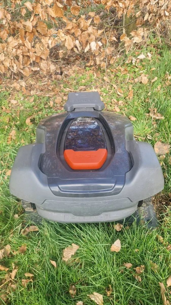 Husqvarna Automower 430X Robotic Lawnmower - Image 2