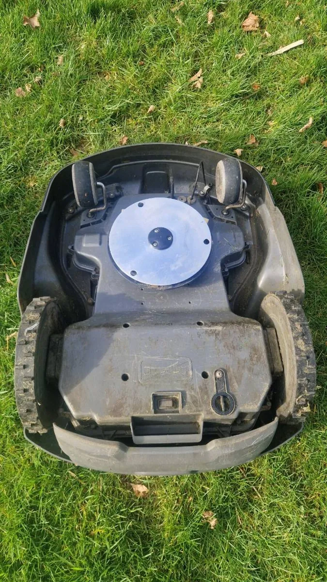 Husqvarna Automower 430X Robotic Lawnmower - Image 4
