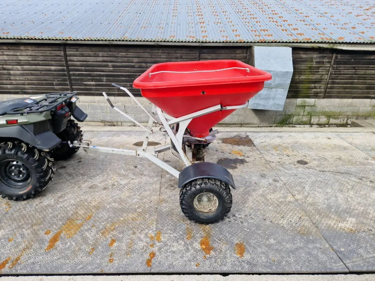 Walco Quad Fertiliser Spreader - Image 4