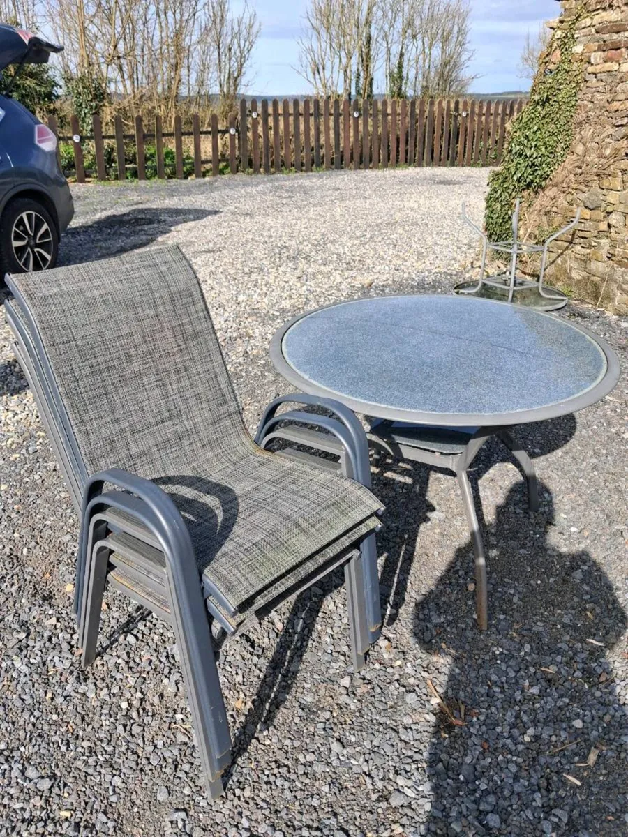 Garden table and 4 chairs - Image 2