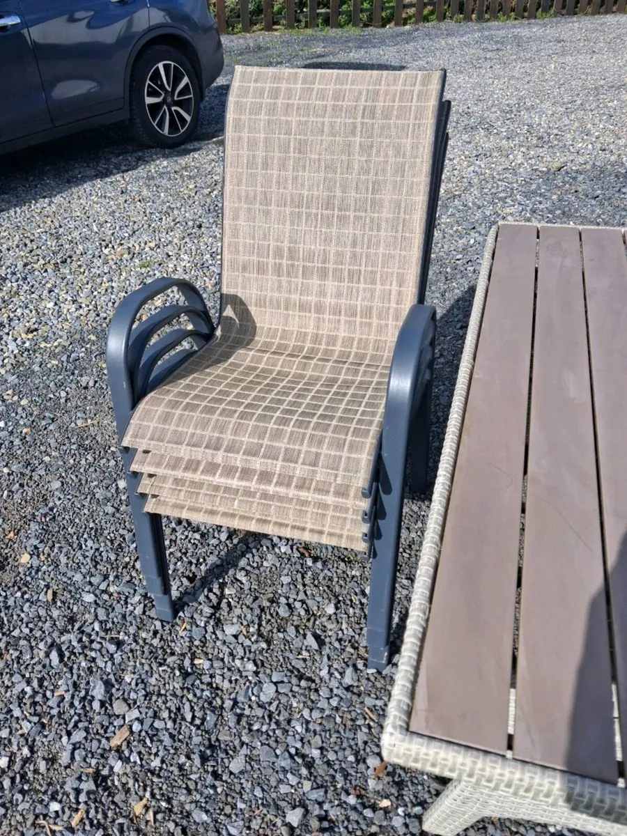 Garden table and chairs - Image 1