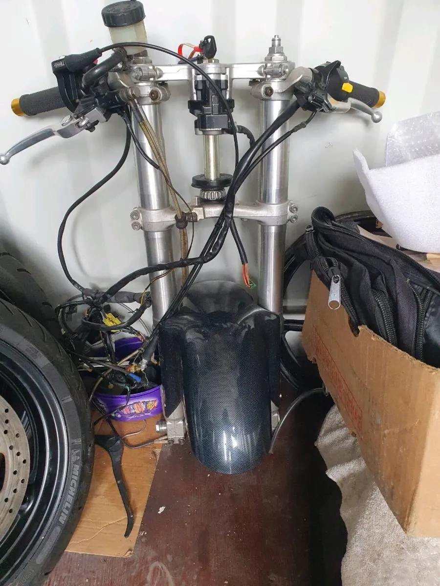 Breaking gsxr srad 750 600 - Image 1