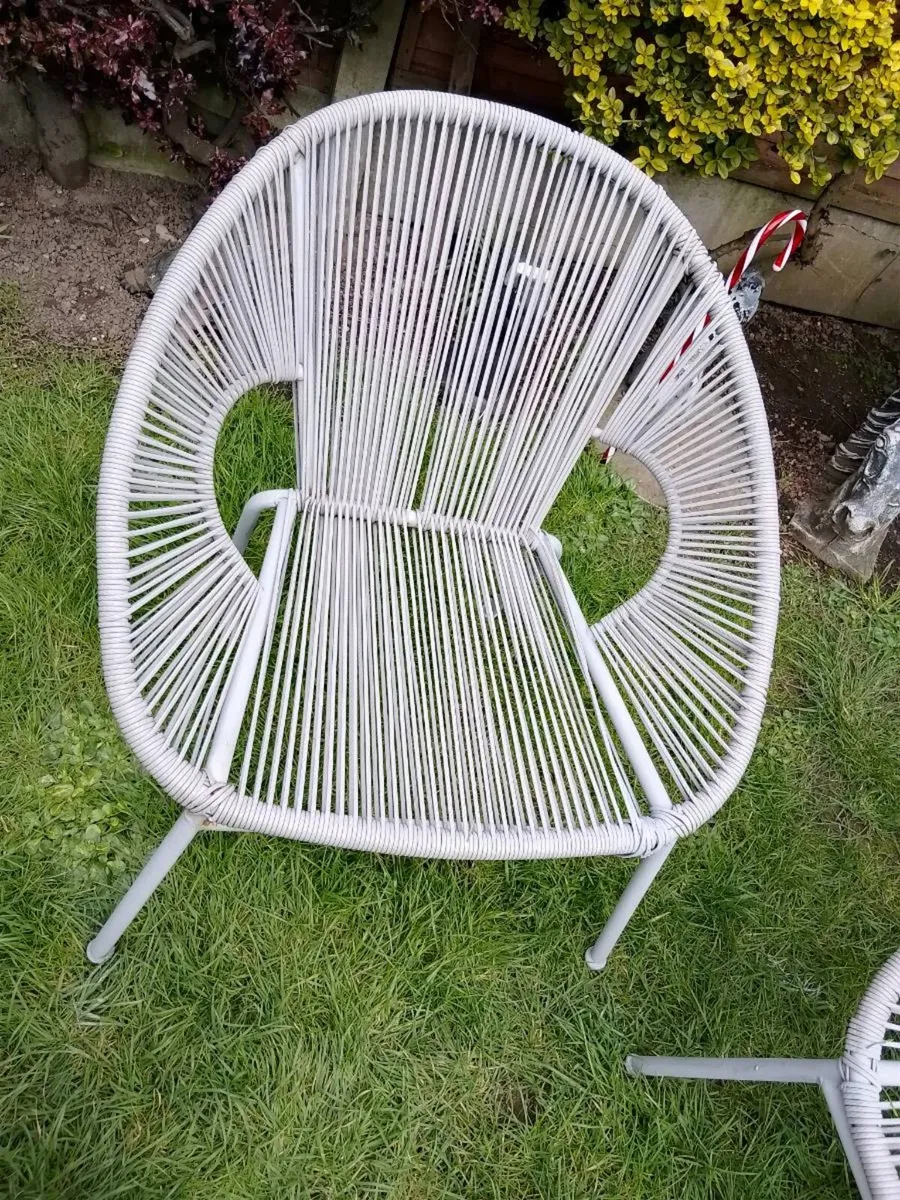 Garden table and chairs - Image 4