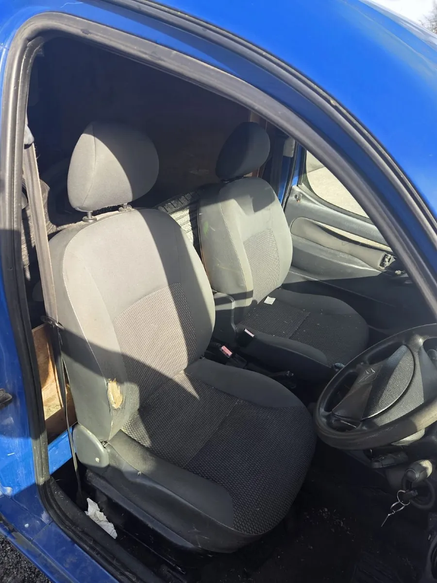 Car van for sale - Image 4