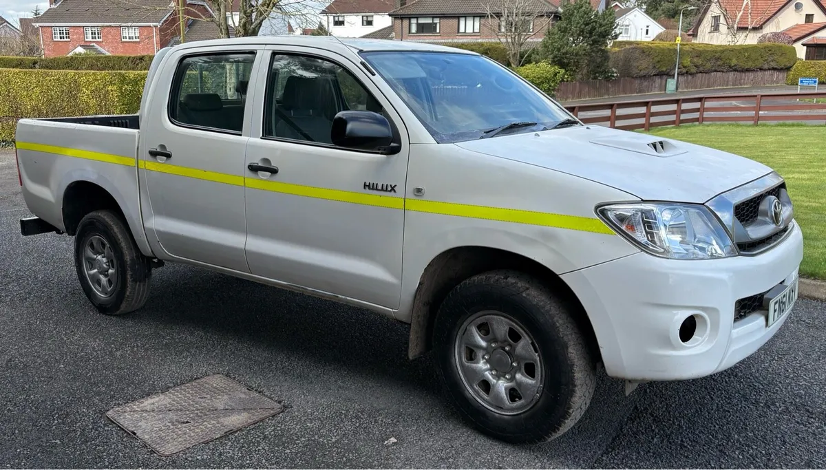 Toyota Hilux 2011 . Low Miles . - Image 2