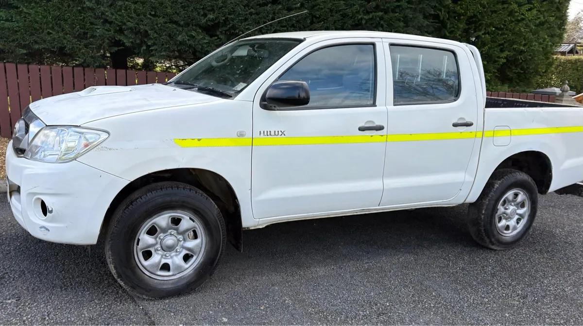 Toyota Hilux 2011 . Low Miles . - Image 3