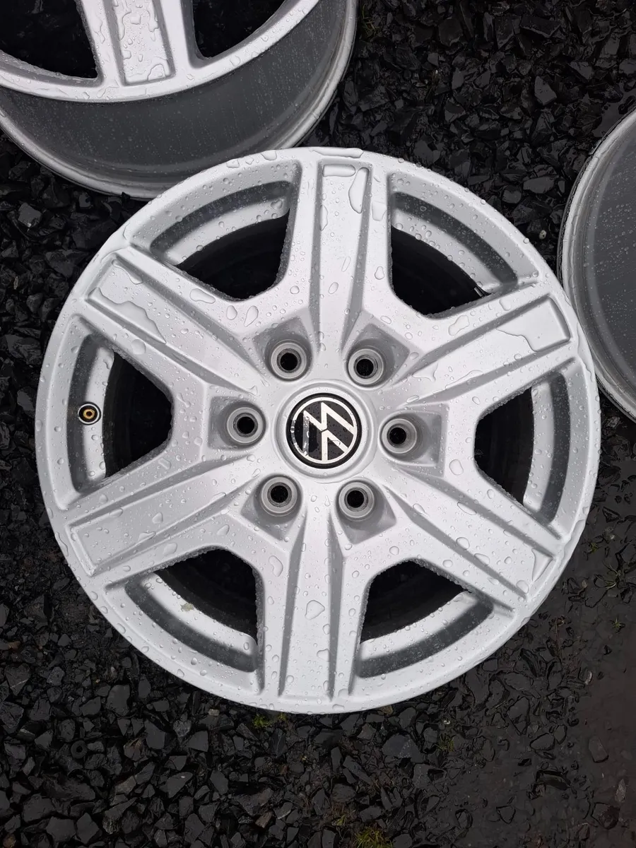 17" Genuine Vw Amarok Alloys - Image 1