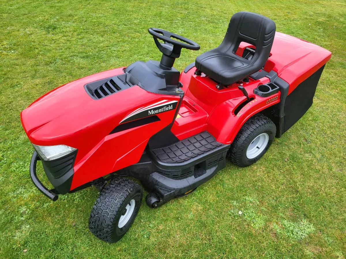 Ride on lawn Mower (Mountfield 1530H) - Image 2