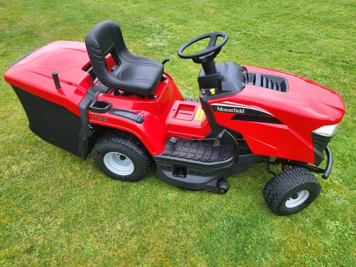Ride on lawn Mower (Mountfield 1530H) - Image 3