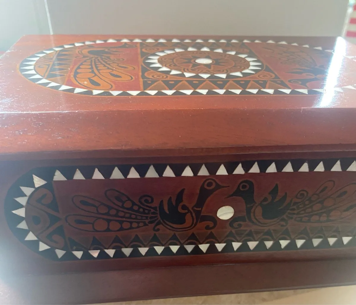 Mahogany & Mother of Pearl Jewellery Box - Image 3