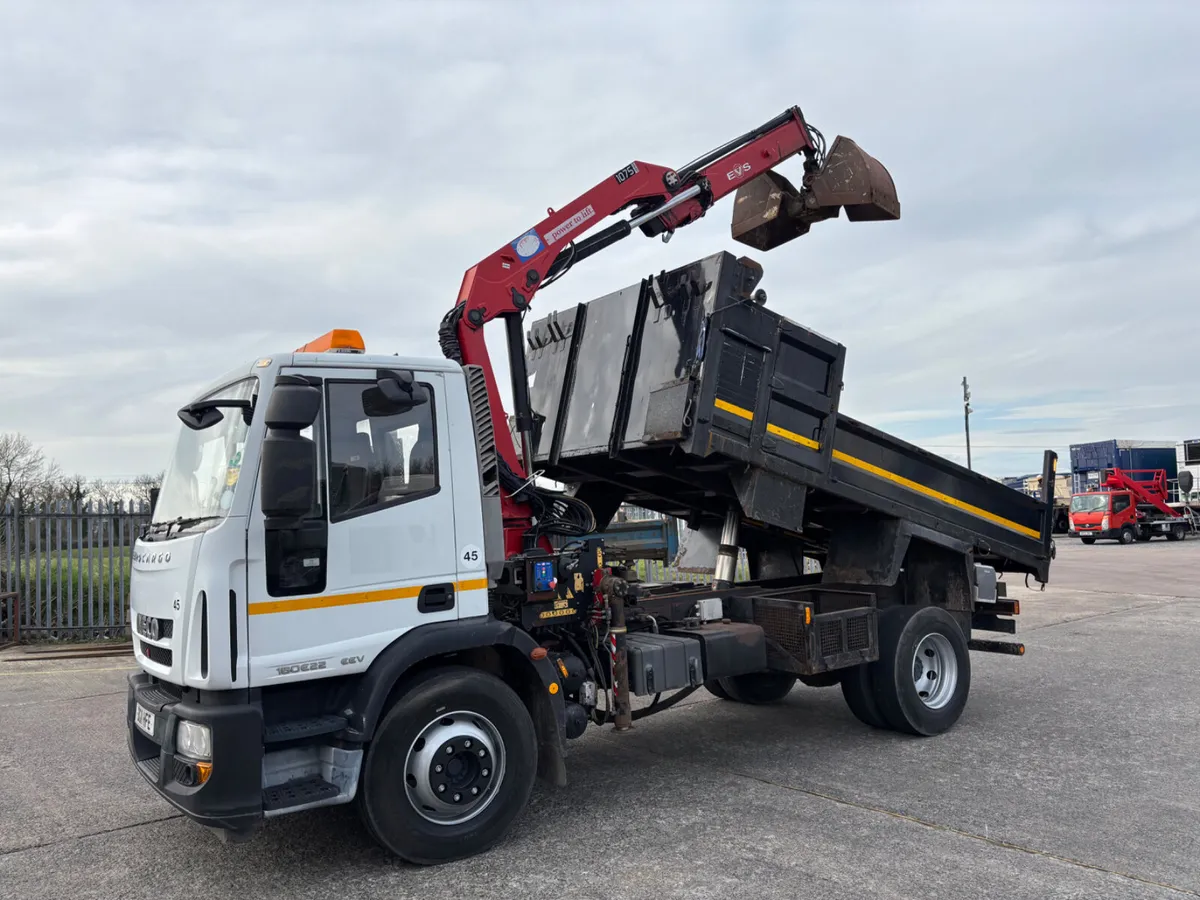 2011Iveco 16 ton Tipper Grab truck Manual - Image 4