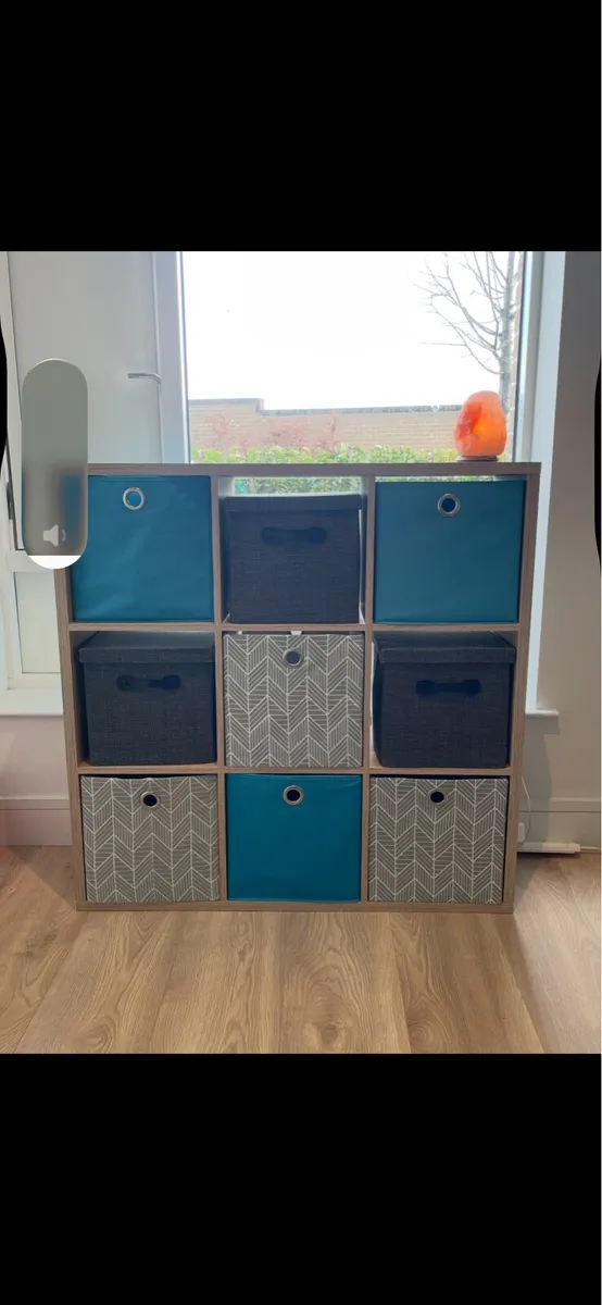 9 cube storage shelf - Image 1