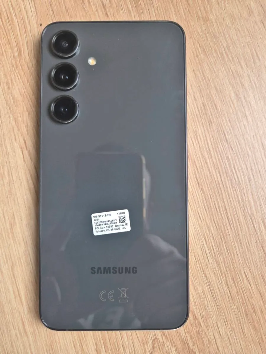 Samsung 24FE 128GB - Image 3