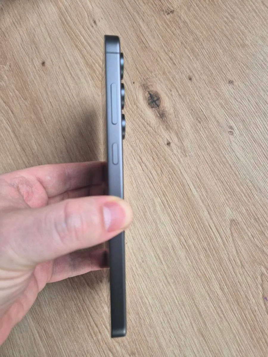 Samsung 24FE 128GB - Image 2