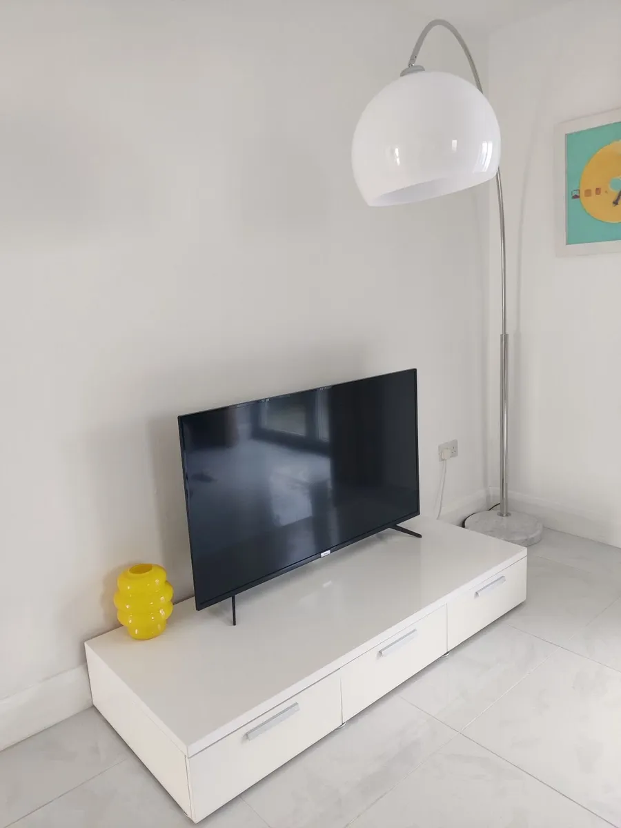 TV Media Unit - Image 1