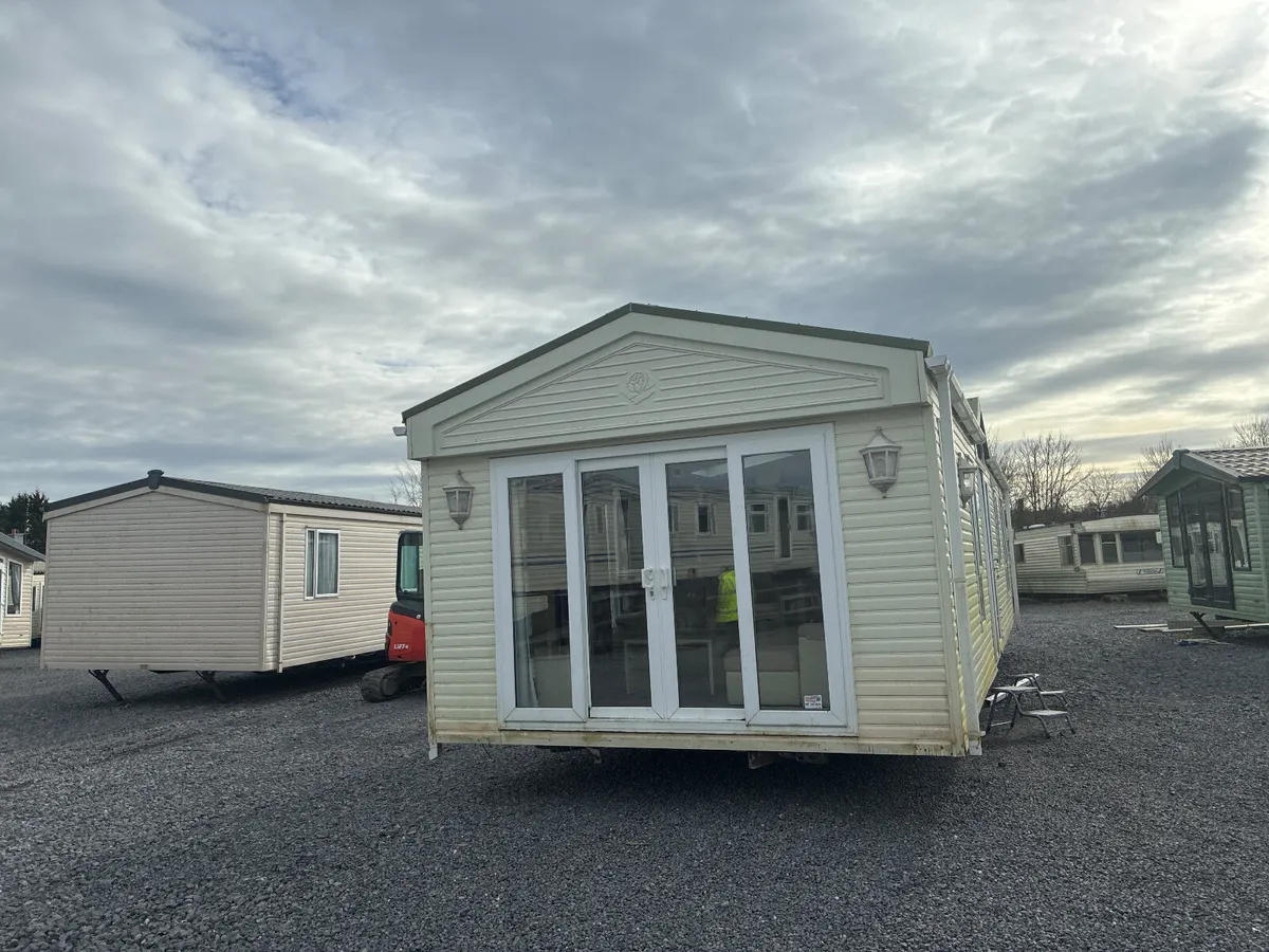 RESI SPEC AND ABSOLUTELY BEAUTIFUL THROUGHOUT - Image 1