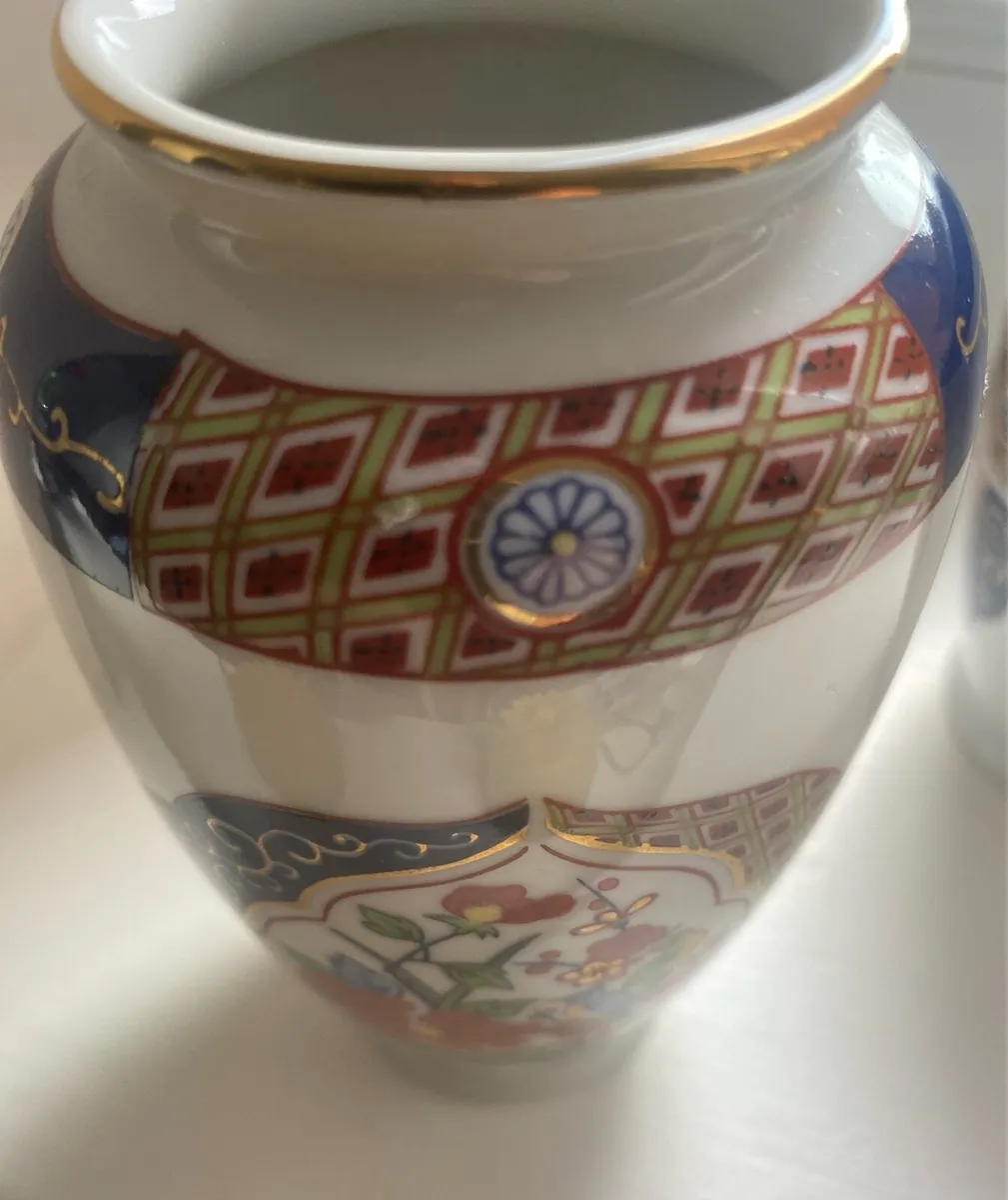 Vintage Japanese Porcelain Vase Set - Image 4