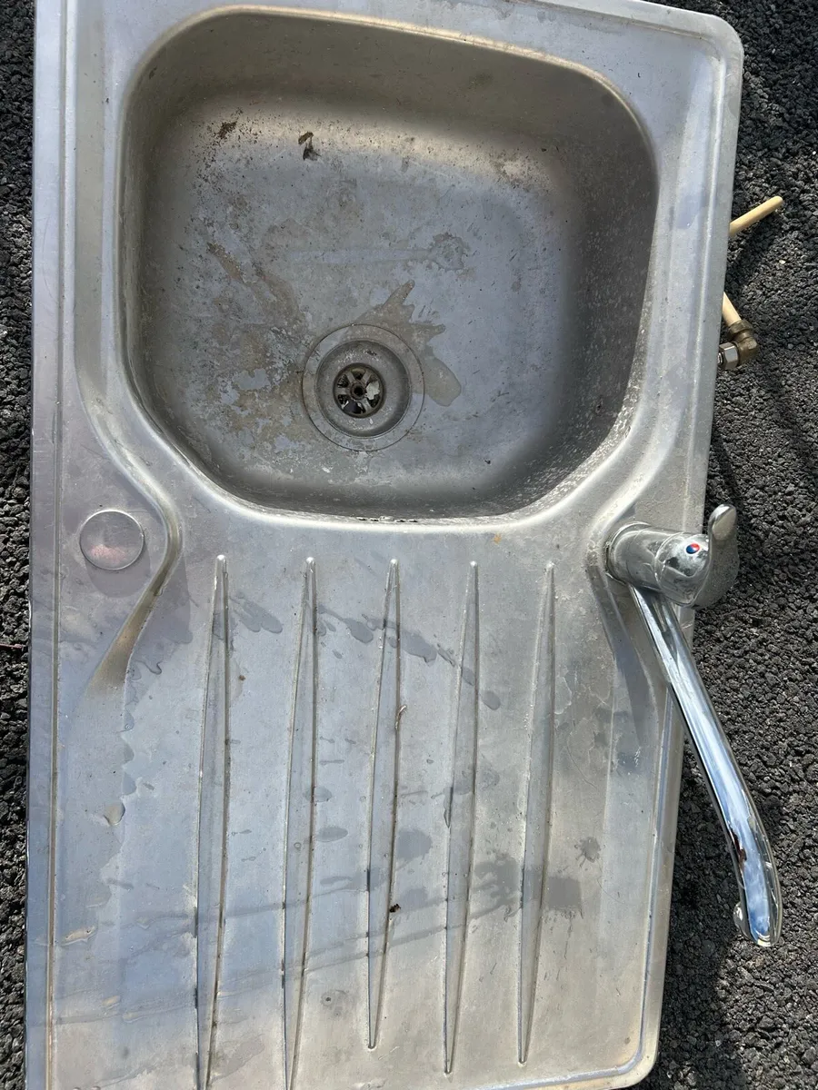 Stainless steel sink