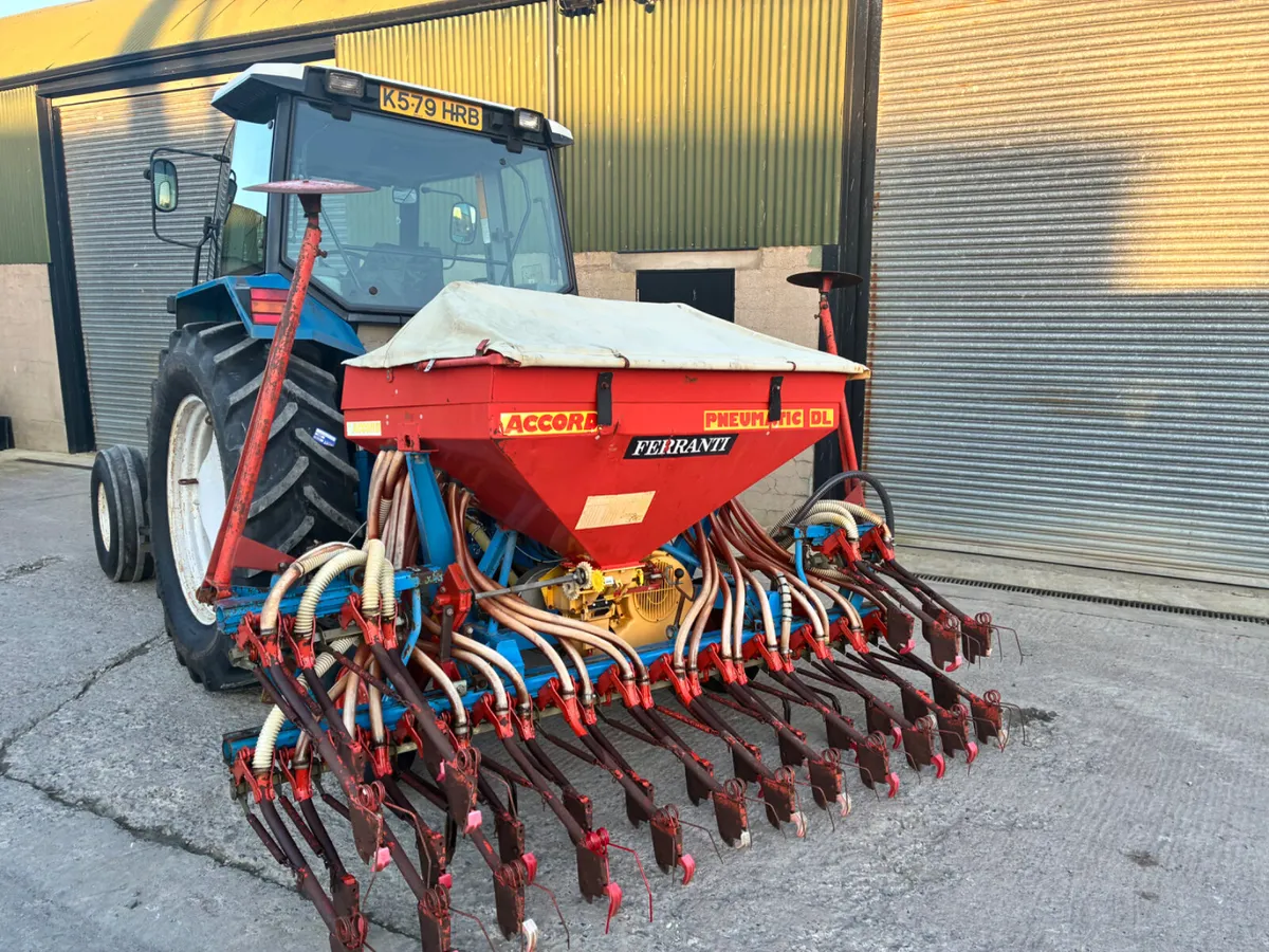 Accord 4m 3ptl seed drill - Image 1