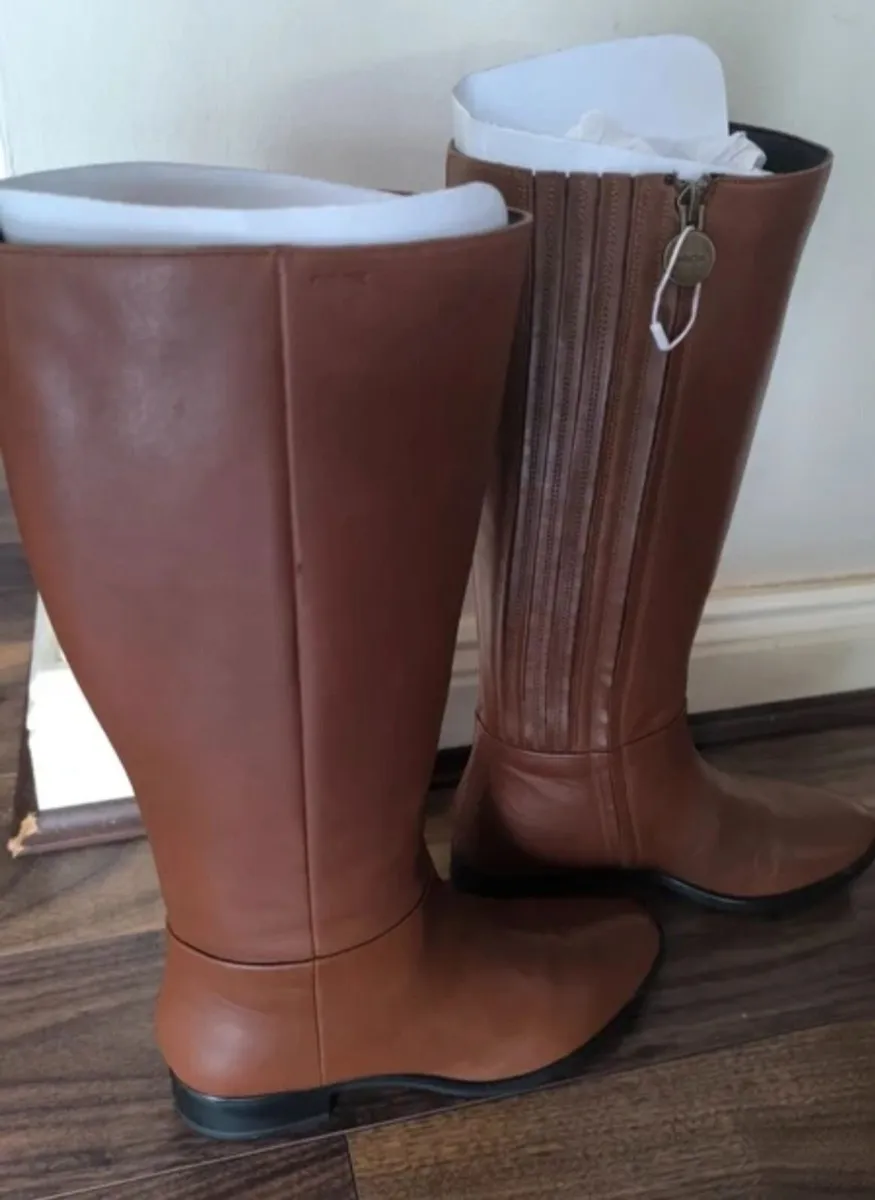 Womens boots - Image 1