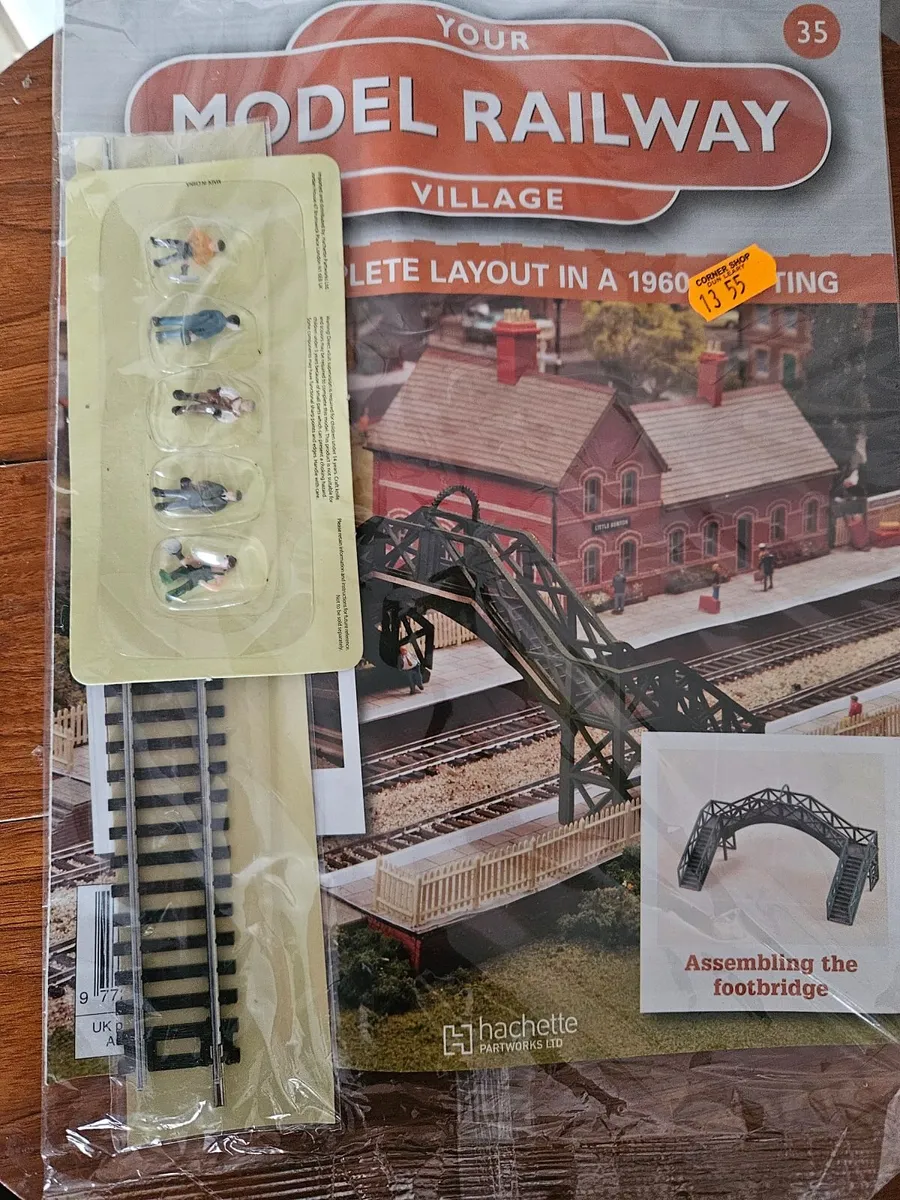 Hornby OO Gauge Trackside Workers - Image 1