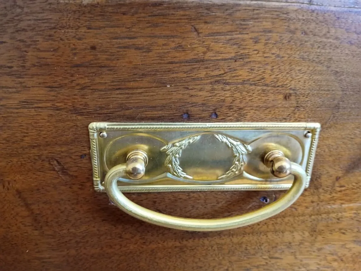 Antique Chest of drawers new handle good condition - Image 2