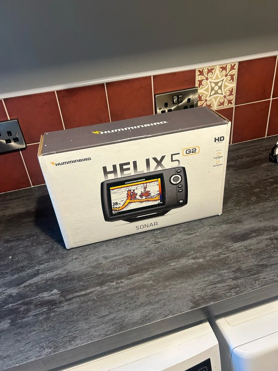 Humminbird Helix 5 Fish Finder & Transducer Pole - Image 1