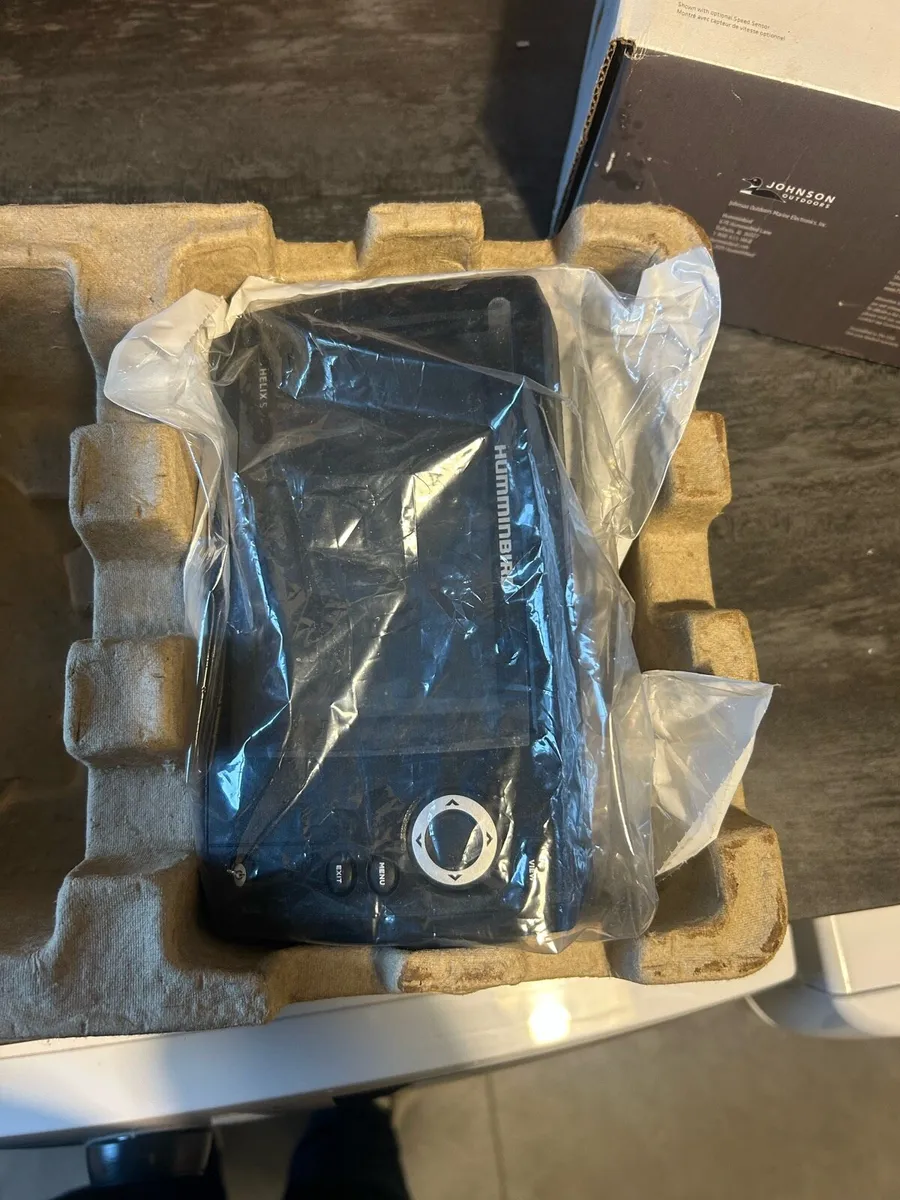 Humminbird Helix 5 Fish Finder & Transducer Pole - Image 3