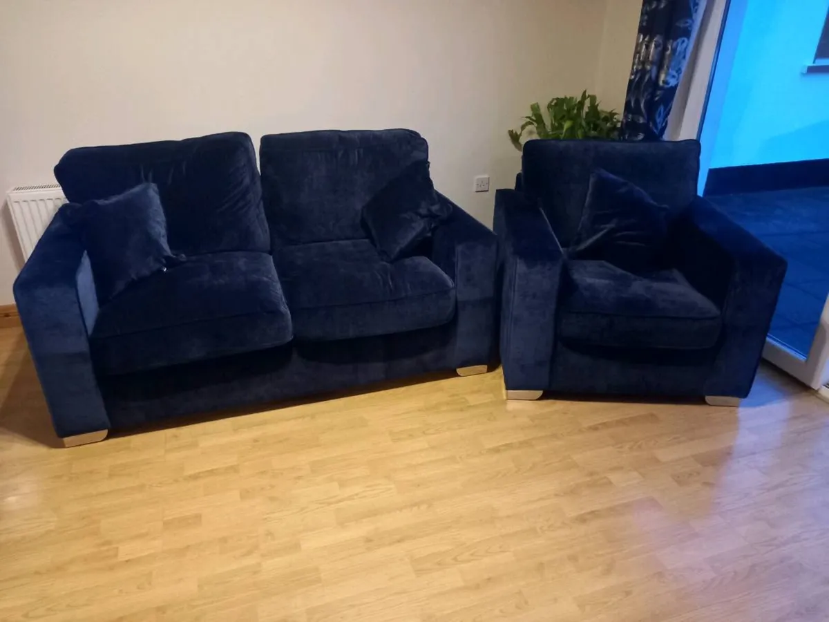 3-Piece Suite - Image 3