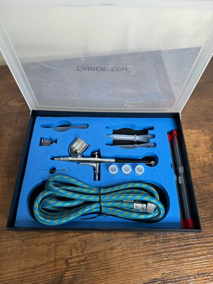New air compressor + airbrush kit - Image 2