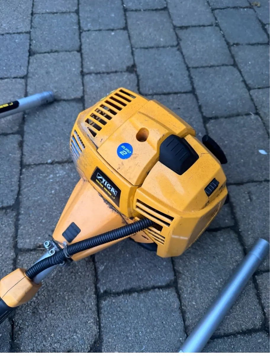 Stiga hedge strimmer and edger - Image 2