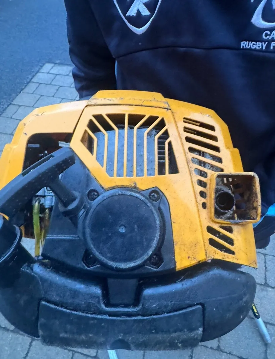 Stiga hedge strimmer and edger - Image 3