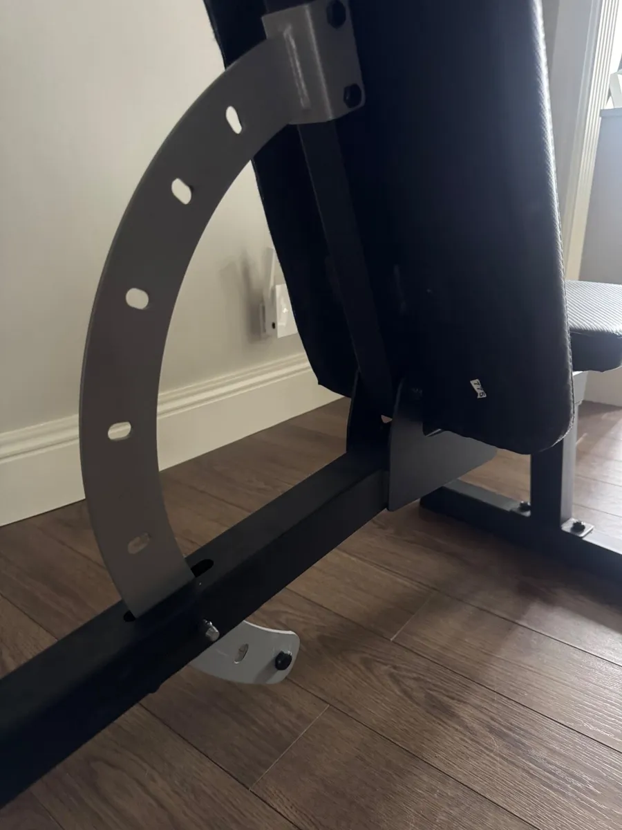 Adjustable work out bench - Image 4