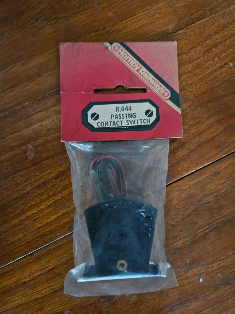 Hornby OO Gauge Contact Switch - Image 1
