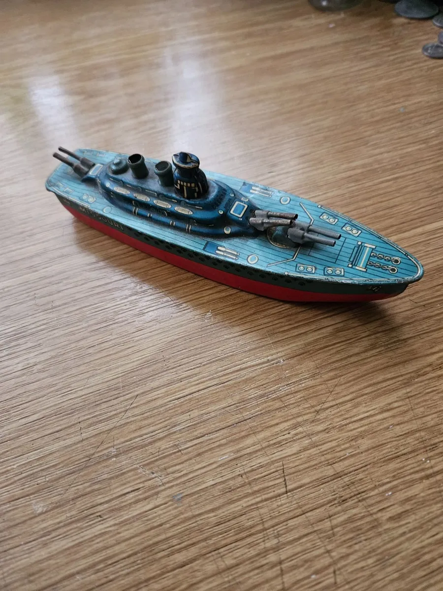 Vintage Tinplate 1950's USS Missouri Japan - Image 1