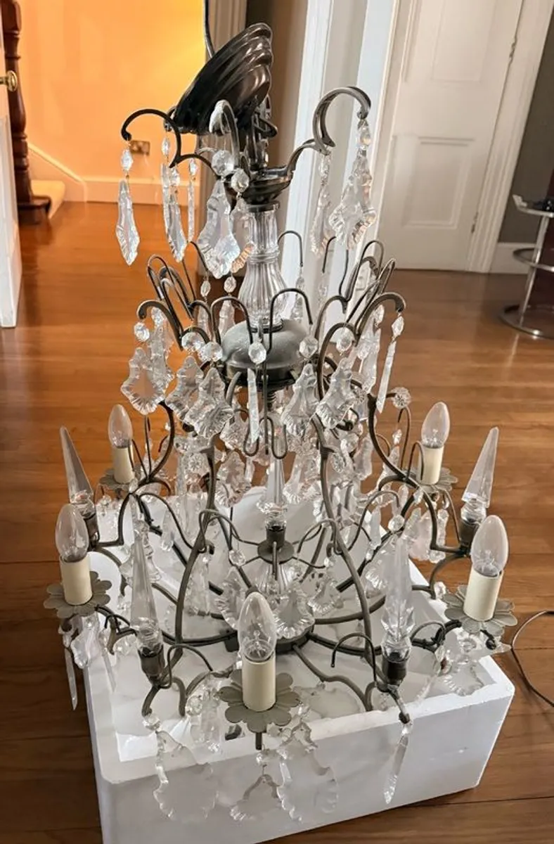 Vintage chandelier 8 light - Image 1