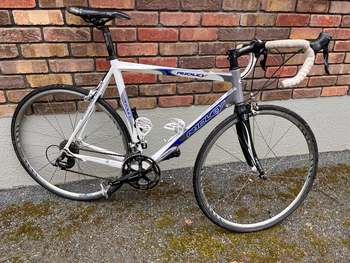 Road bike - Image 1
