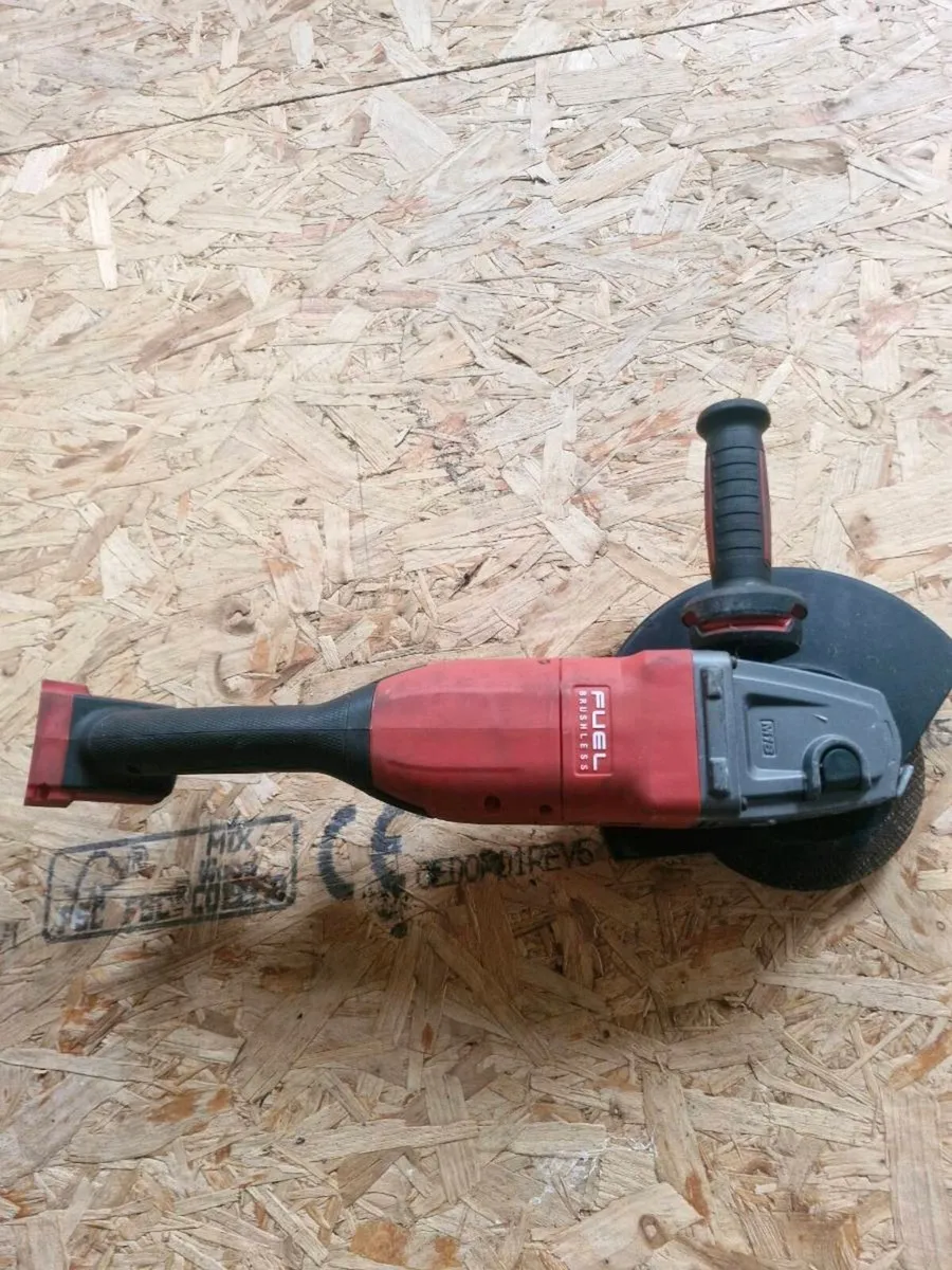 MILWAUKEE BIG GRINDER M18 FUEL - Image 1