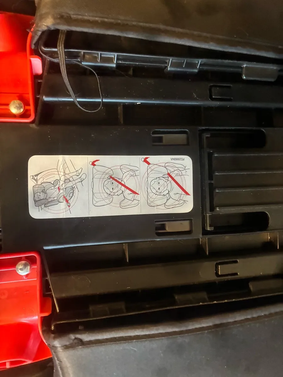 Child car seat - Image 2