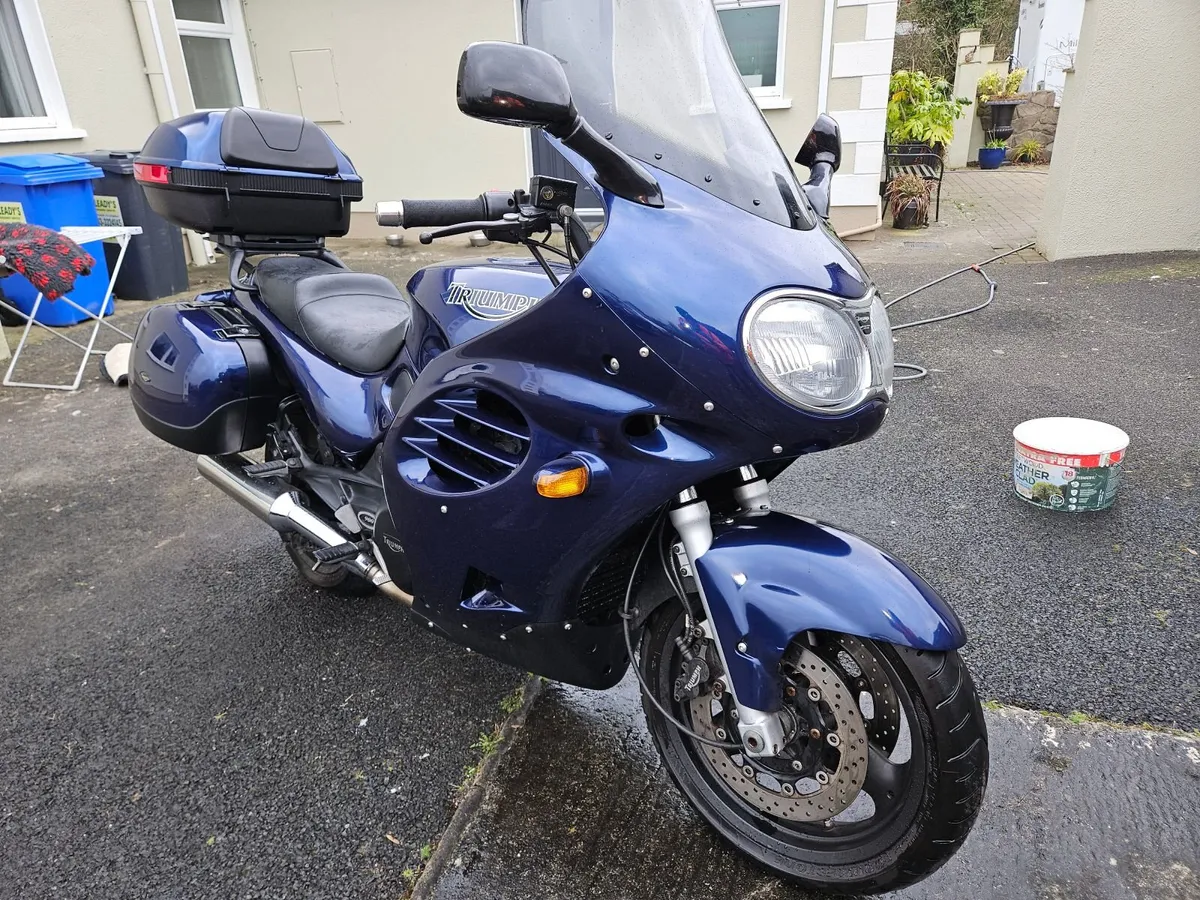 900 cc Triumph Trophy 1999 - Image 2
