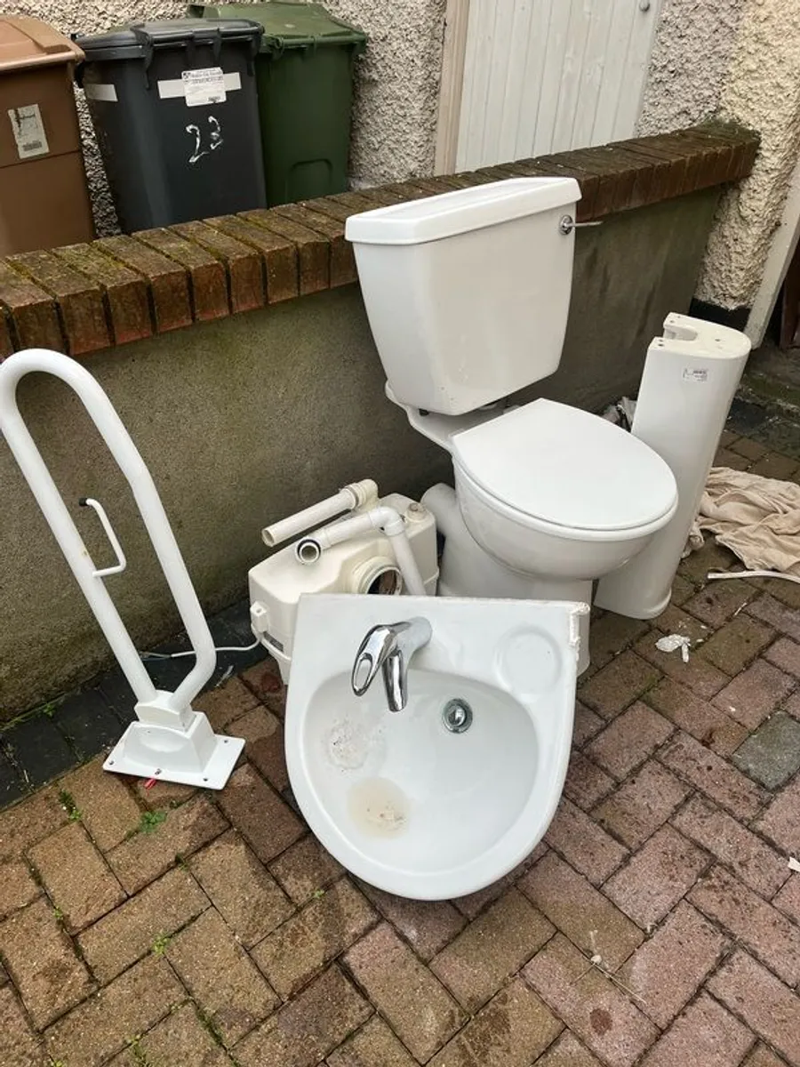 bathroom suit - Image 1