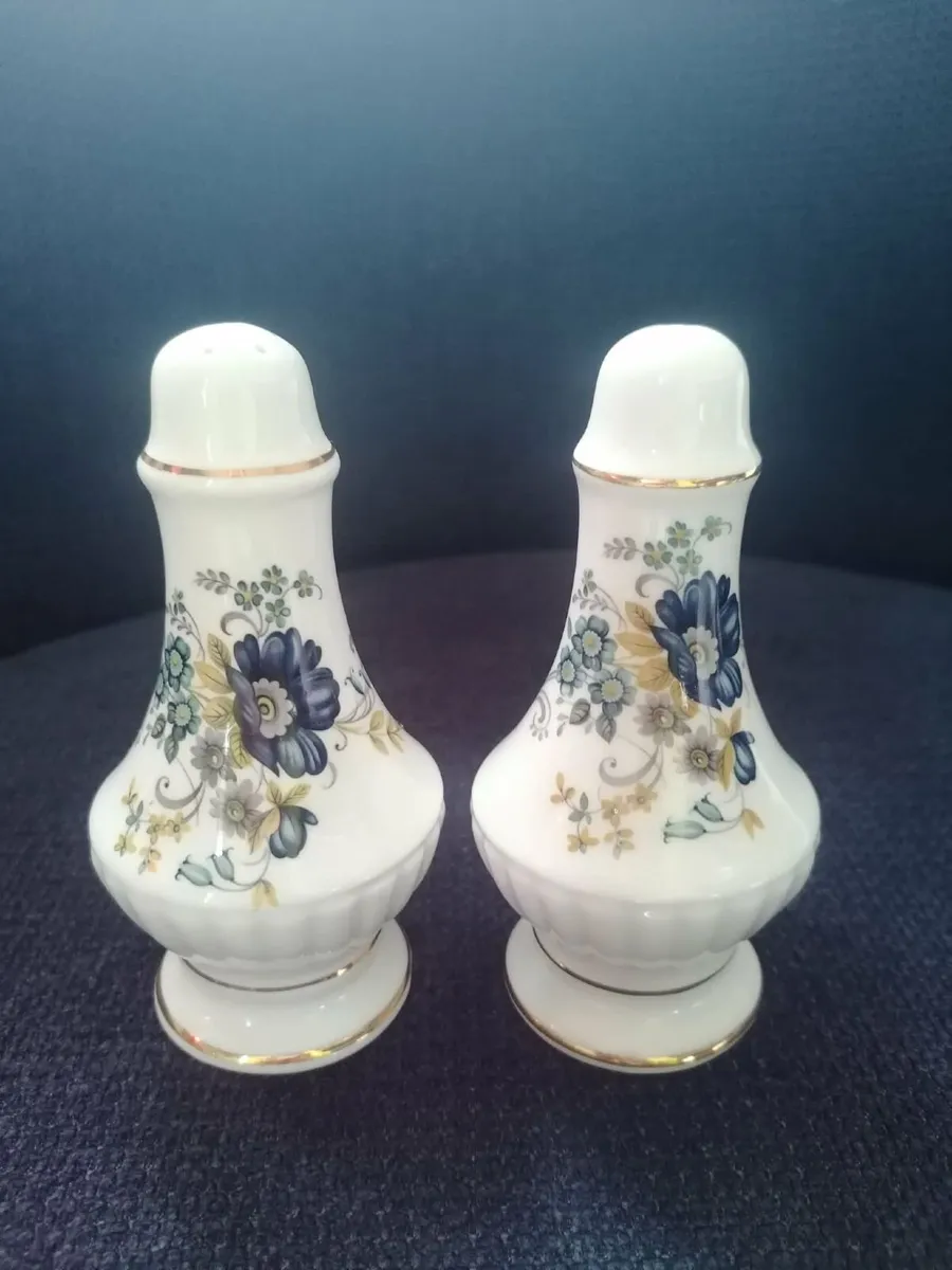 Royal Tara Corn Flower Salt and Pepper Shaker - Image 1