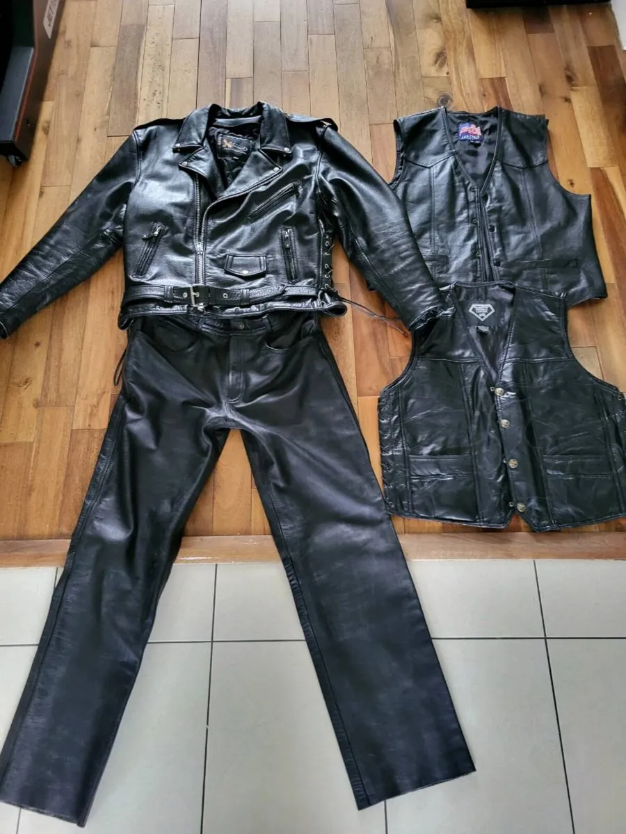 Motorbike lather jacket and pants - Image 1